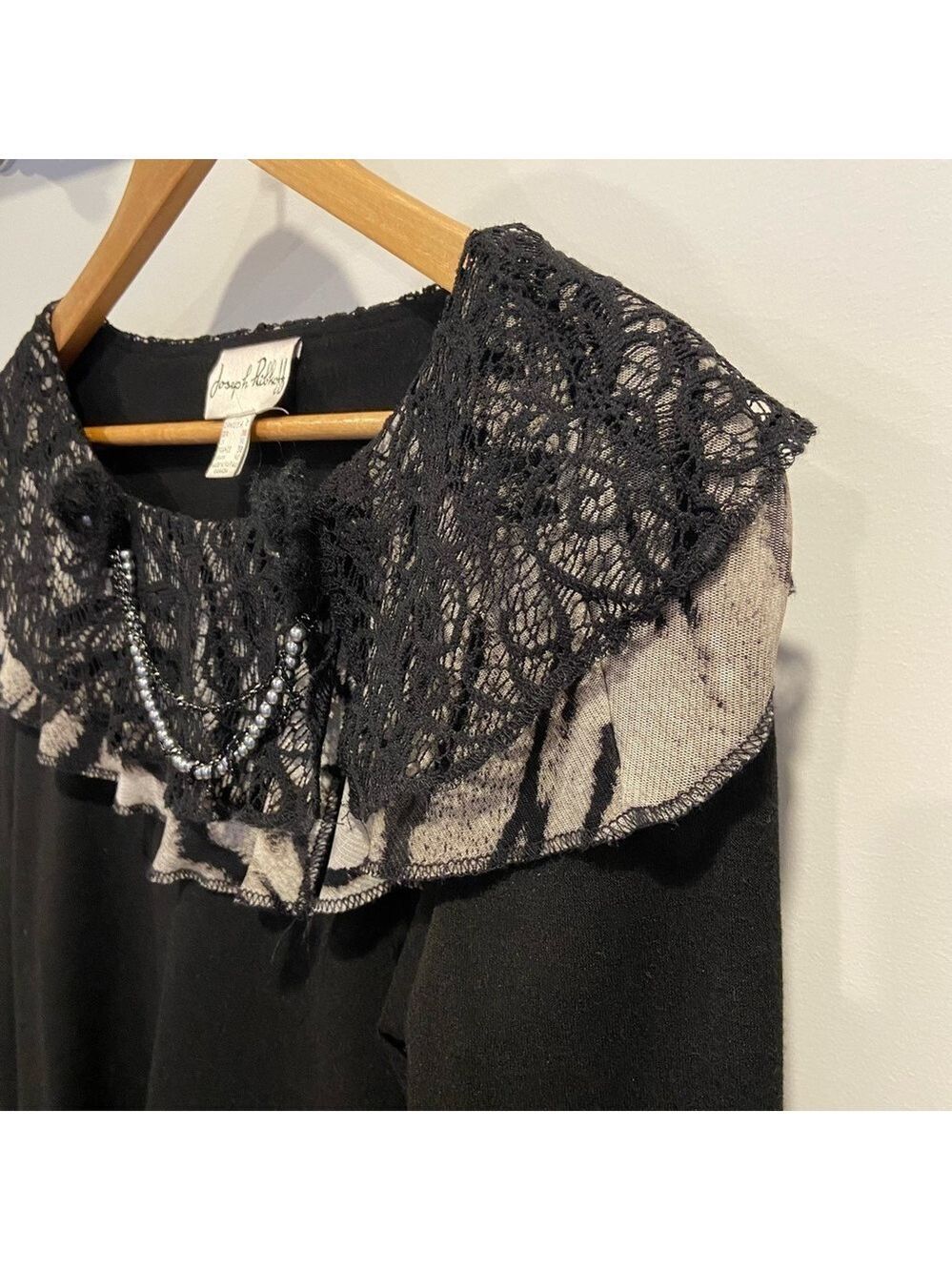 Joseph Ribkoff top blouse long sleeves asymmetric lace embellished animal size 4 - Picture 13 of 13